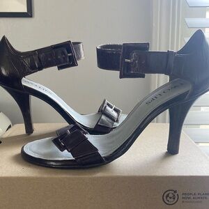 Two Lips Women's Black Heeled Sandals